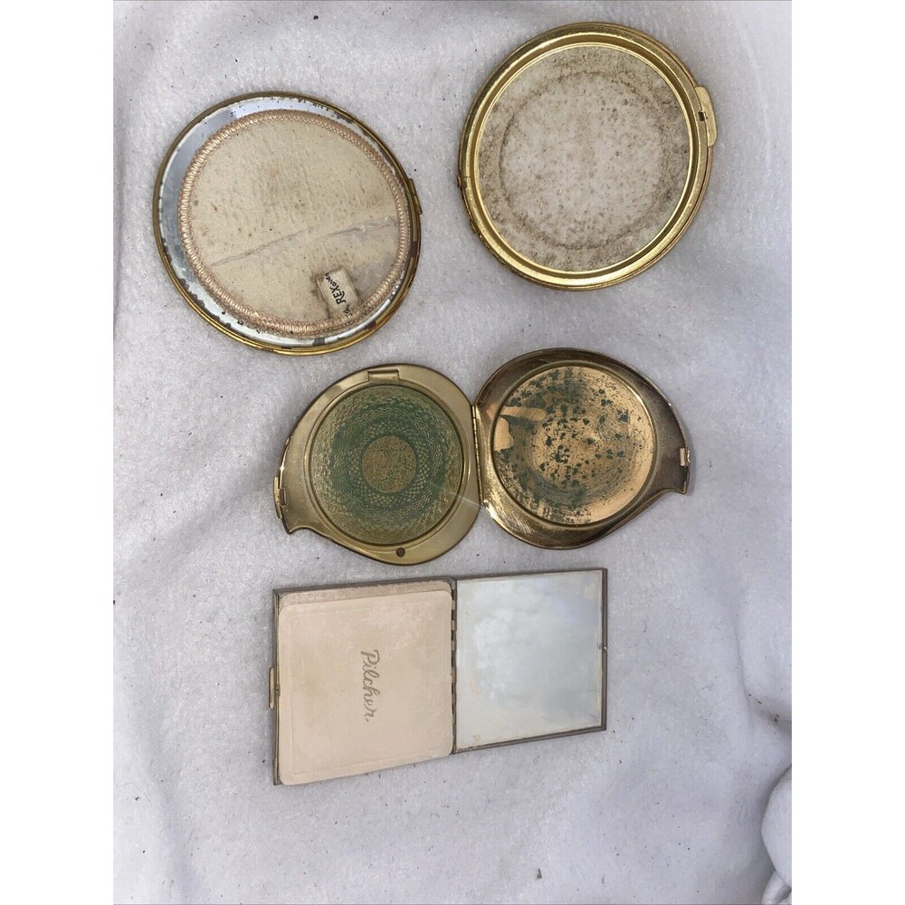 Vintage Compact Powder & Mirror Round Gold Tone Floral Heart Pilcher Make Up - Picture 5 of 8